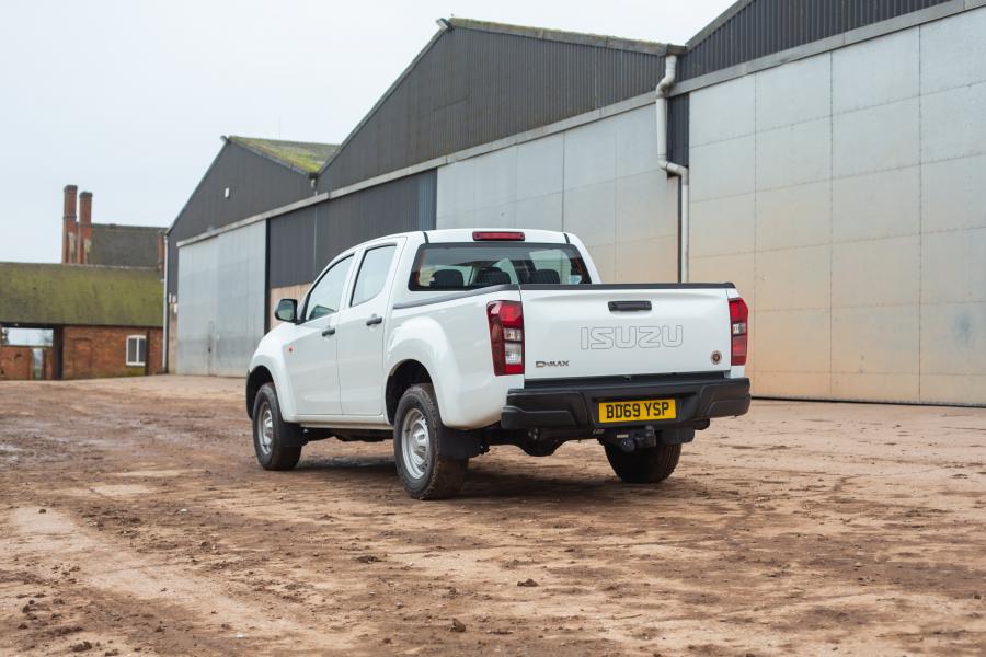  Isuzu D-Max Ultility Double Cab 2018 года  (UK) (фото 15 из 24)